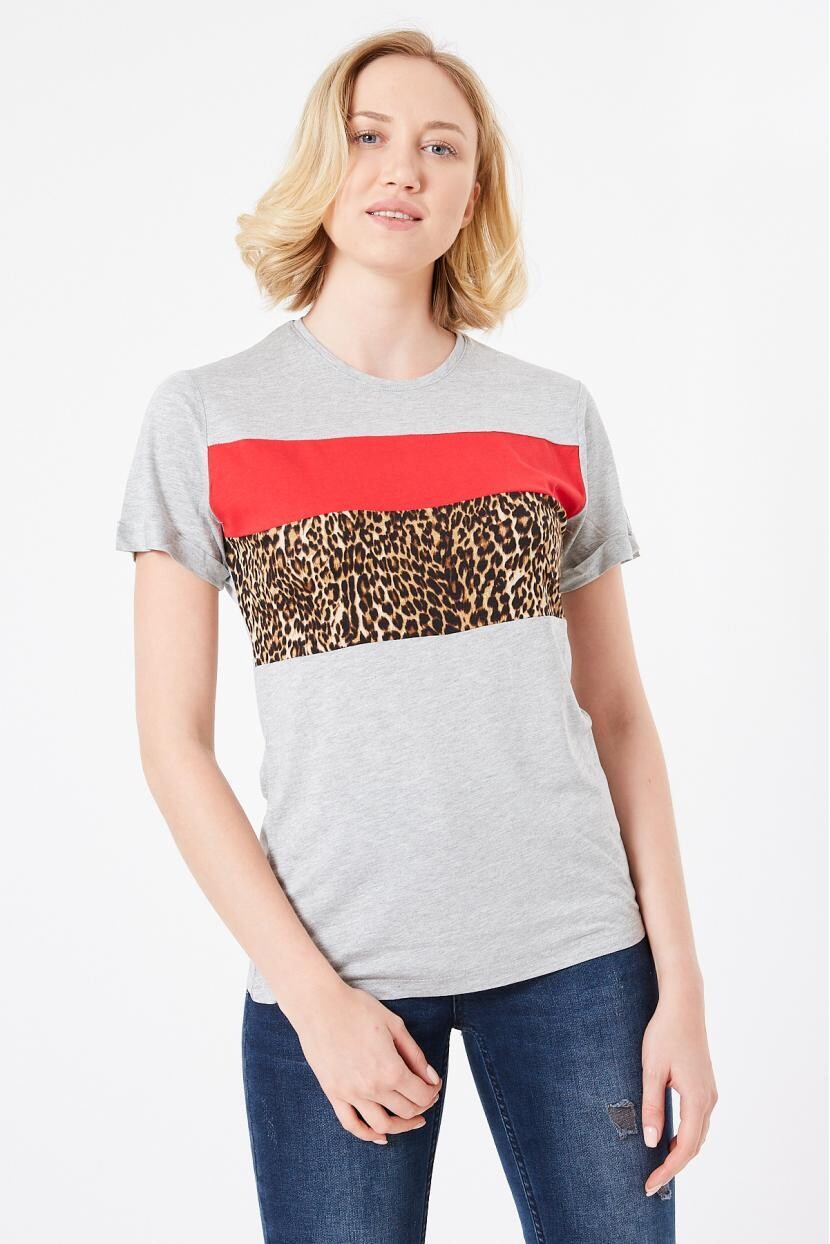 Twenty3 Kadın Önü Parçalı ve Baskılı Basic T-shirt 