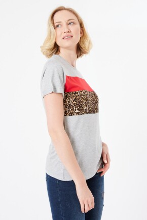 Twenty3 Kadın Önü Parçalı ve Baskılı Basic T-shirt 